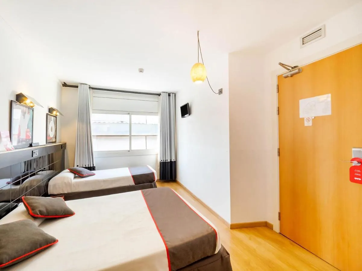 Hostal Athenas Sant Adria de Besos 0*,