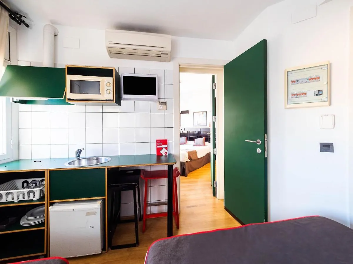 Hostal Athenas Sant Adria de Besos