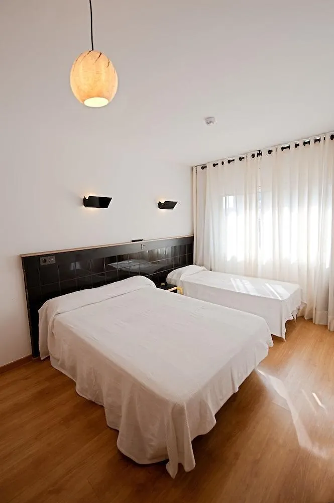 Hostal Athenas Sant Adria de Besos