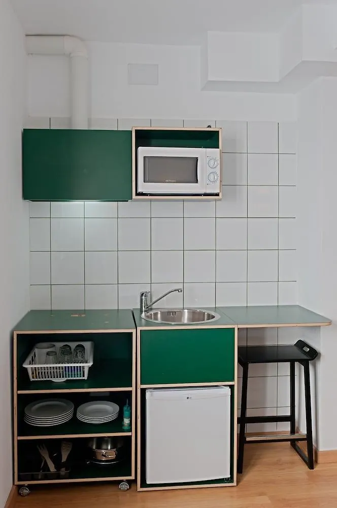 Hostal Athenas Sant Adria de Besos Guest house